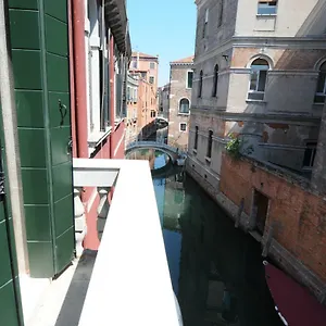  Apartment Sunny Canal A/c Wifi Italy